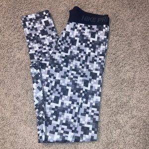 nike pro leggings !!